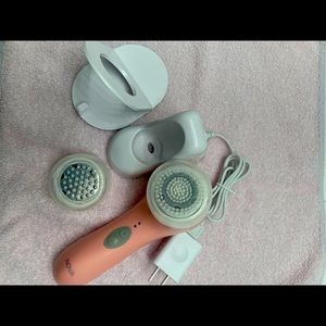 Spa Sciences NOVA sonic facial cleansing brush